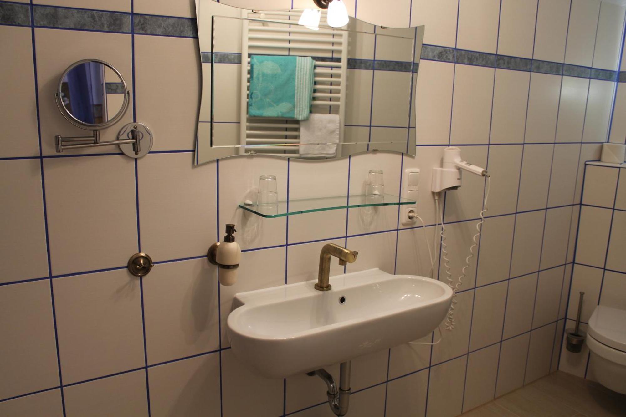 Kreuzerhof Hotel Garni Ротенбург об дер Таубер Екстериор снимка
