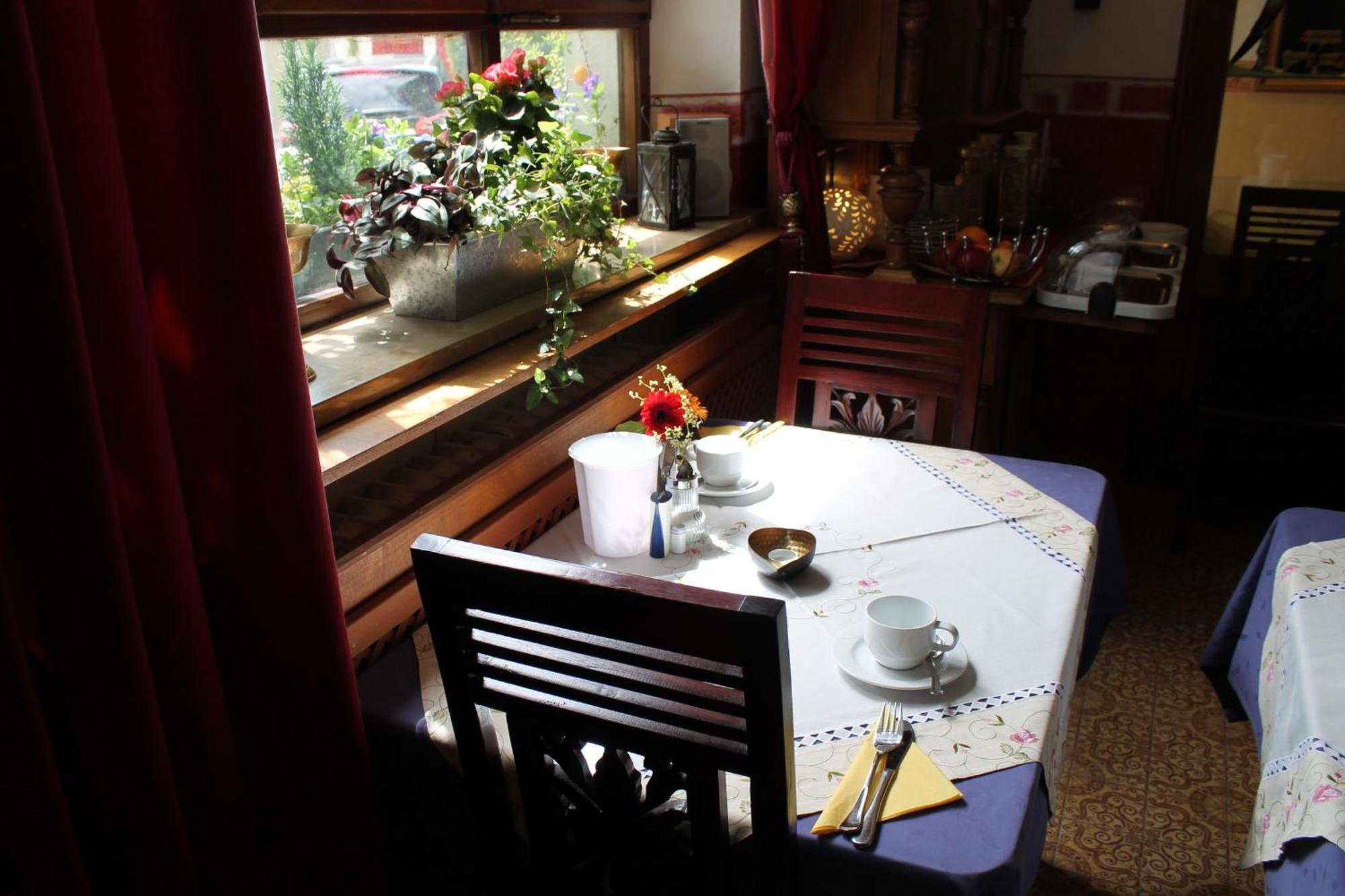 Kreuzerhof Hotel Garni Ротенбург об дер Таубер Екстериор снимка
