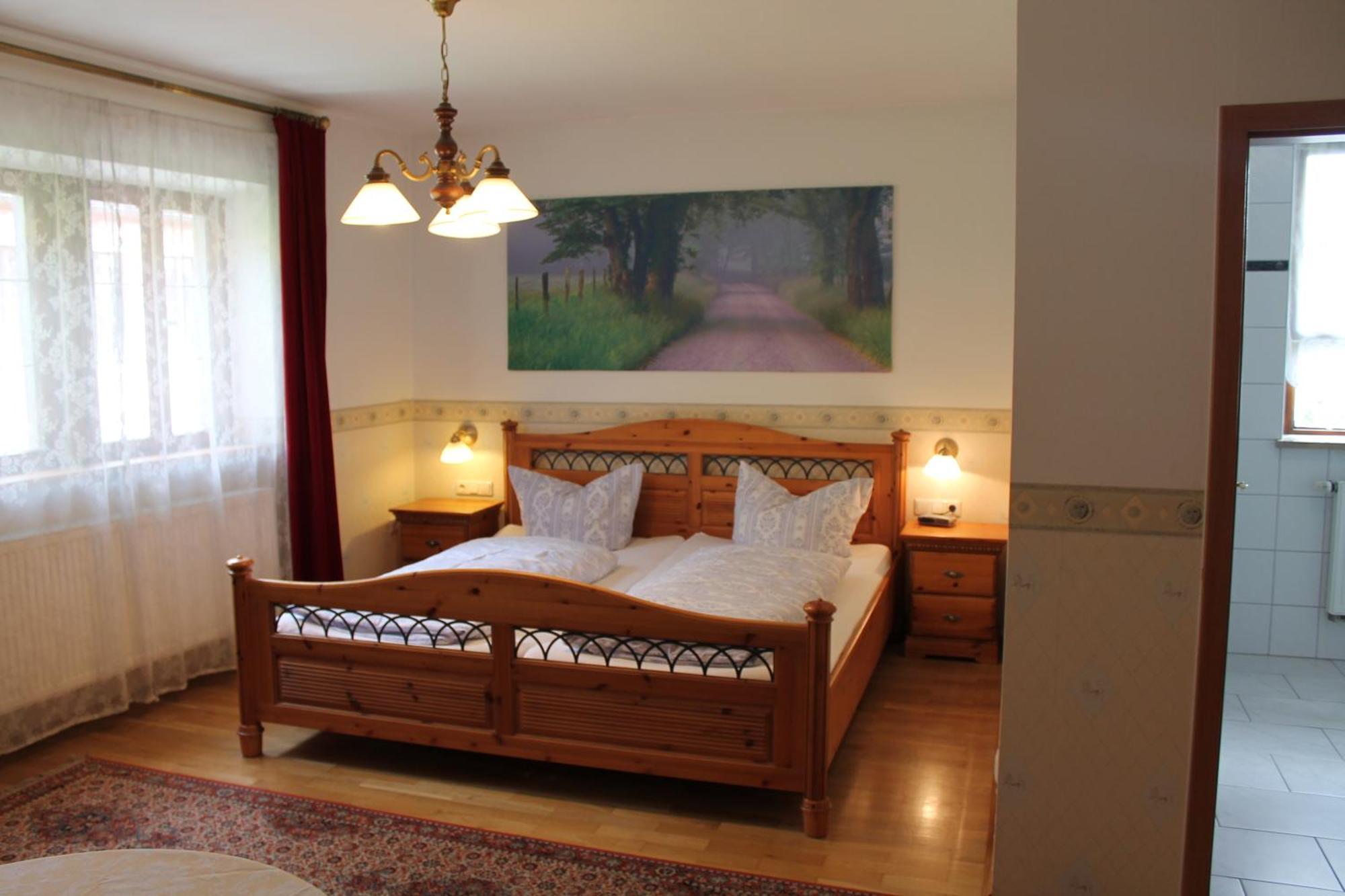 Kreuzerhof Hotel Garni Ротенбург об дер Таубер Екстериор снимка