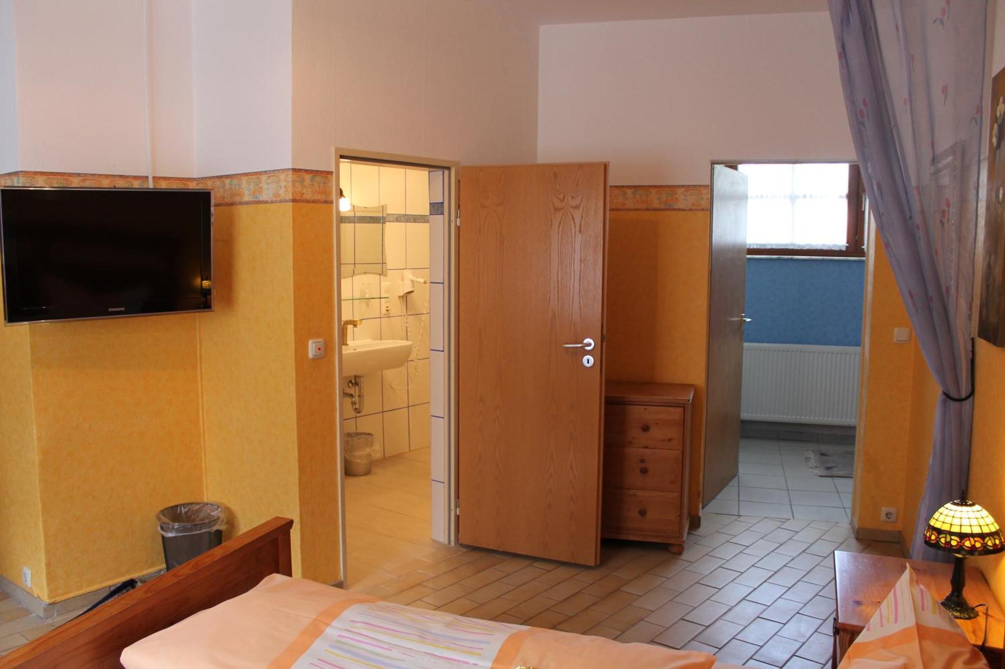 Kreuzerhof Hotel Garni Ротенбург об дер Таубер Екстериор снимка