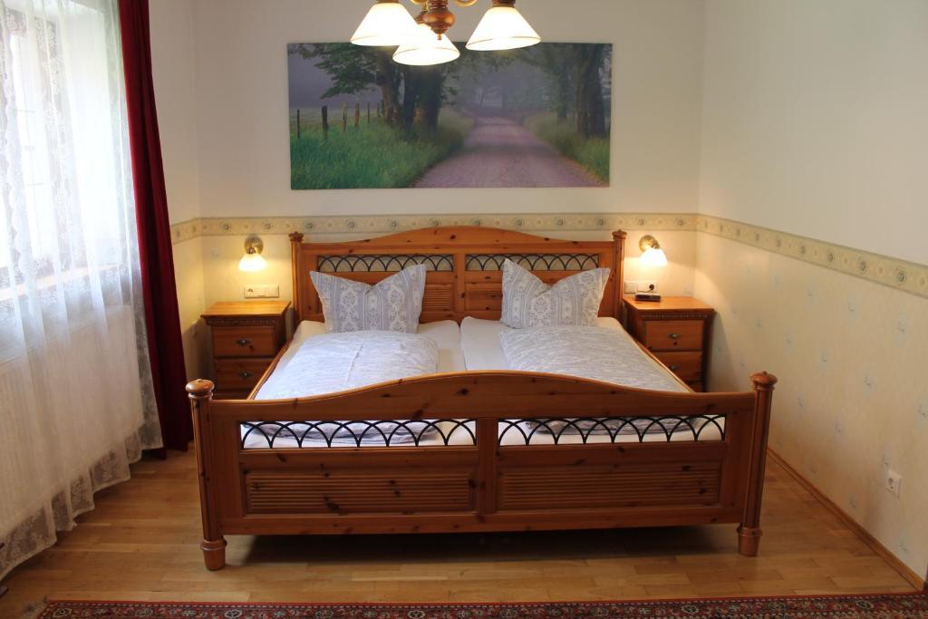 Kreuzerhof Hotel Garni Ротенбург об дер Таубер Стая снимка