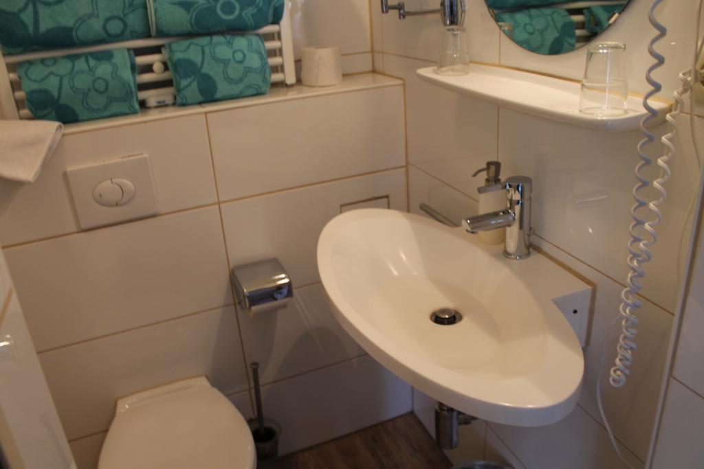 Kreuzerhof Hotel Garni Ротенбург об дер Таубер Стая снимка