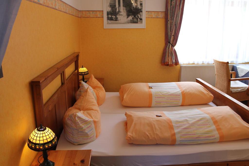 Kreuzerhof Hotel Garni Ротенбург об дер Таубер Стая снимка